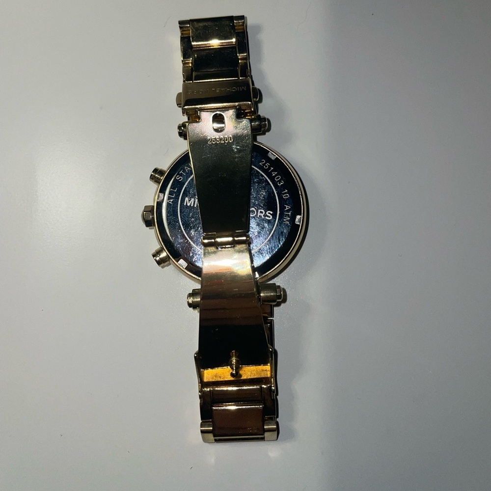 Watch - Picture 5 of 5
